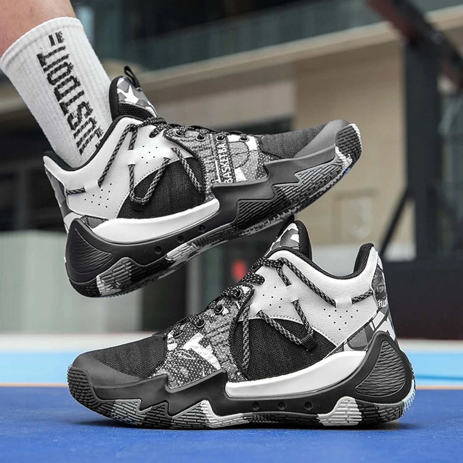 Basketball Shoes Men Summer New Professional Combat Sneakers Men's Shoes Students Breathable high top Sneakers