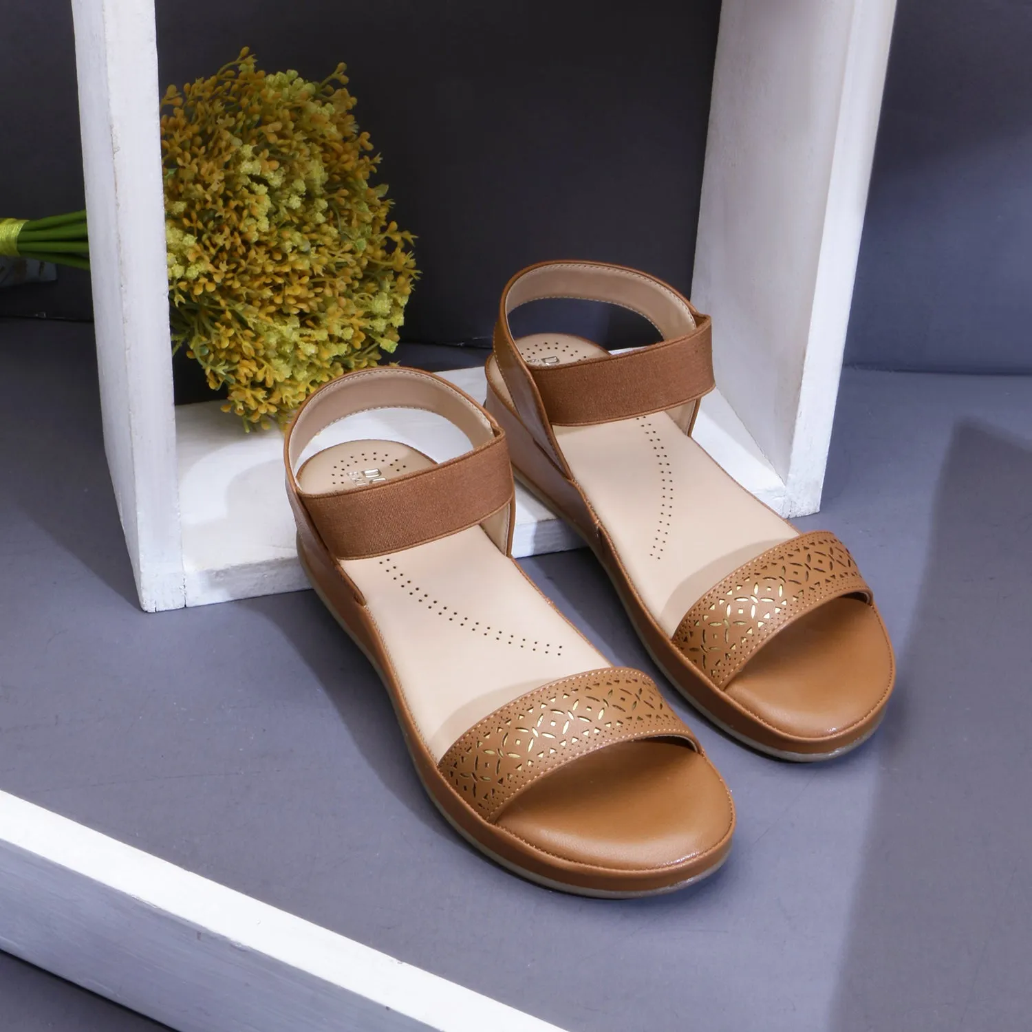DOCTOR EXTRA SOFT 618 Women's Fashionable Ultra Soft Cushion Slippers/Flip-Flops for Adult| Lightweight & Comfortable| Casual & Stylish| Outdoor Synthetic Orthopedic Chappals Sandals Ladies/Girls