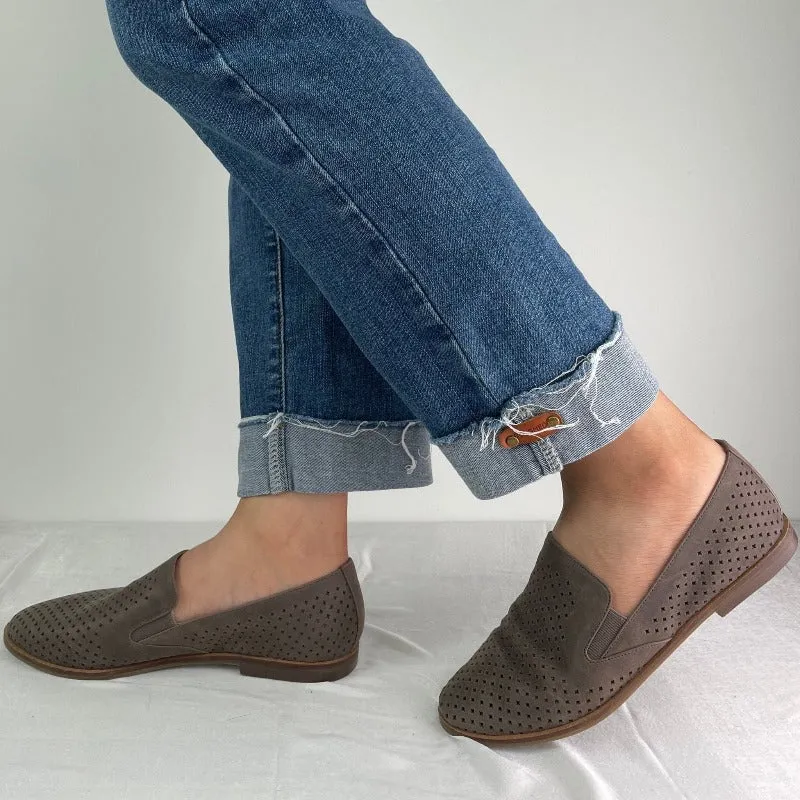 Gloria Slip-on Perf Loafer Flats in Cow Leather