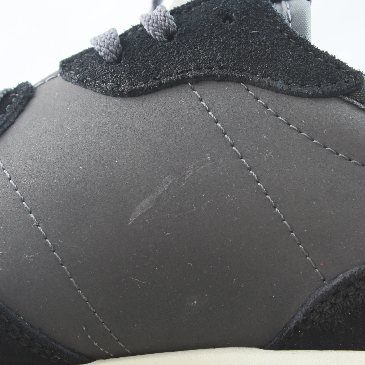New Balance 327 Trainers Black