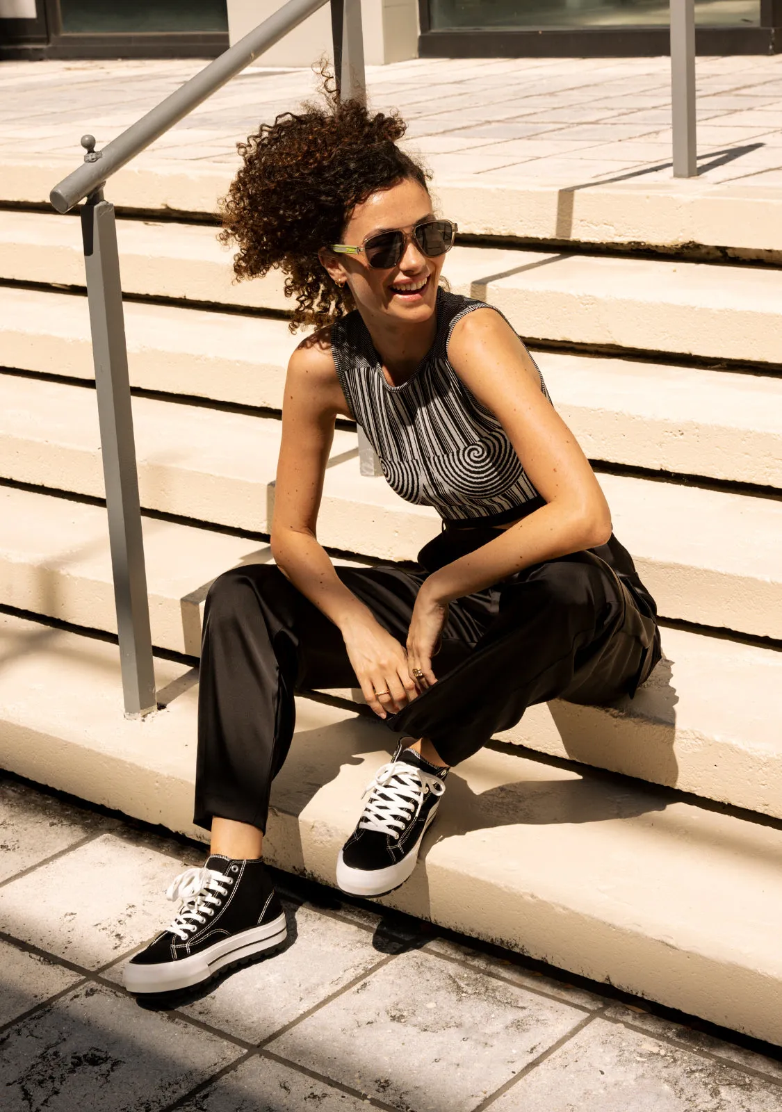 One Way Track Canvas Basic Black