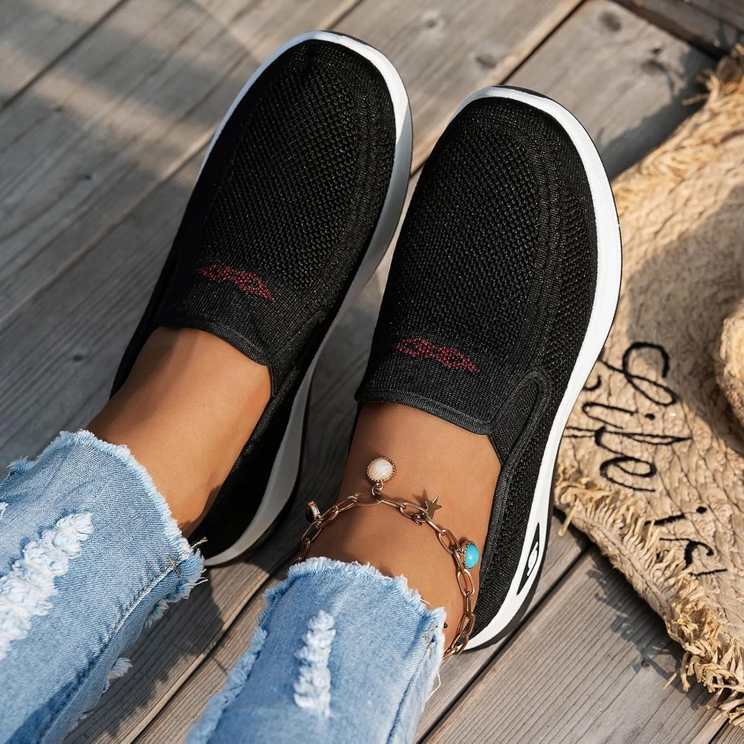 Slip On Sneakers Women Breathable Mesh Slip On Walking Shoes Comfortable Nurse Shoes Lightweight Loafers Drving Tennis Shoe for Women Men Jogging Athletics Sneakers