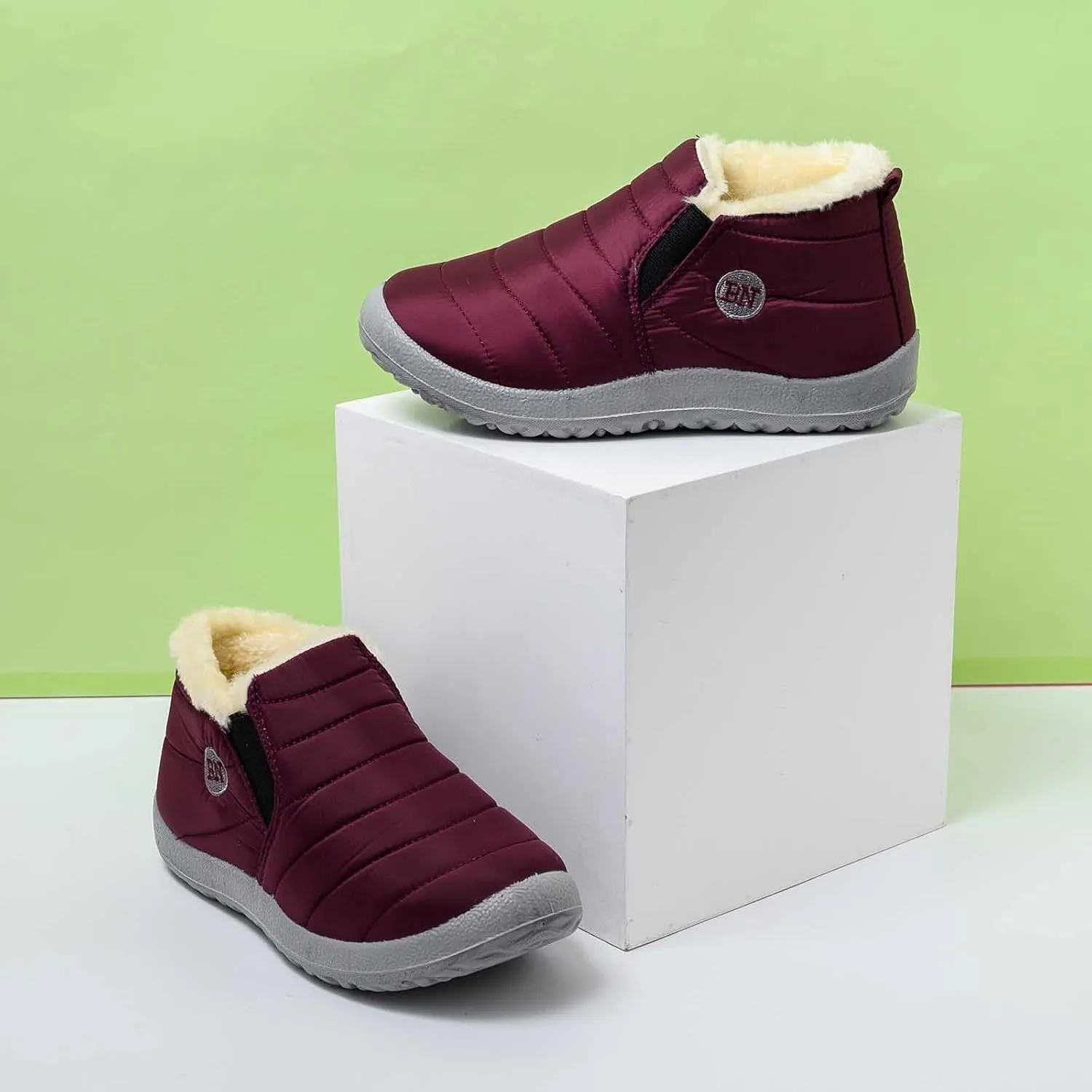 Slip on Winter Boots for Women Tall Snow Boots Women Size 9 Wide Calf Winter Booties for Women 2023 Womens Winter Fur Boots 8.5 Waterproof Womens Boots Lightweight