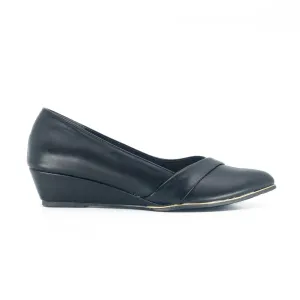 Yazmin Wedge