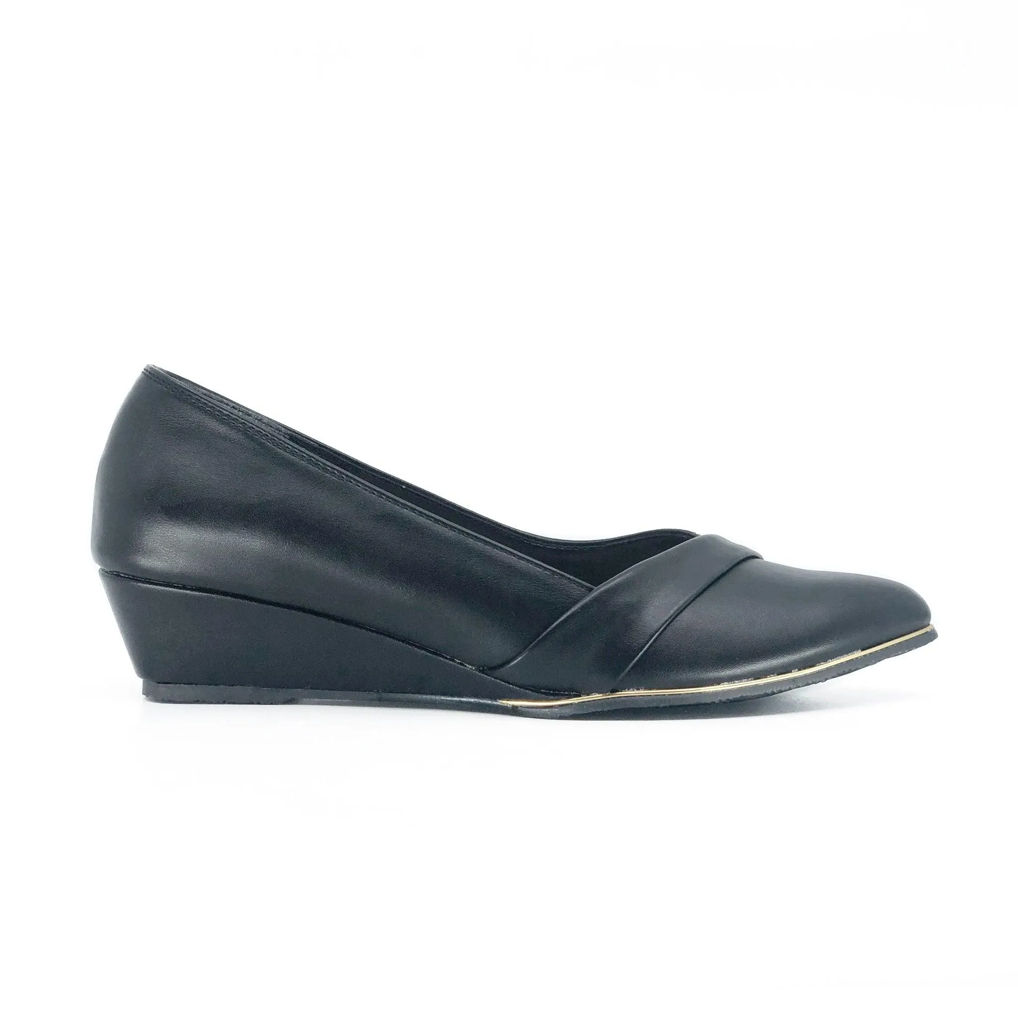 Yazmin Wedge