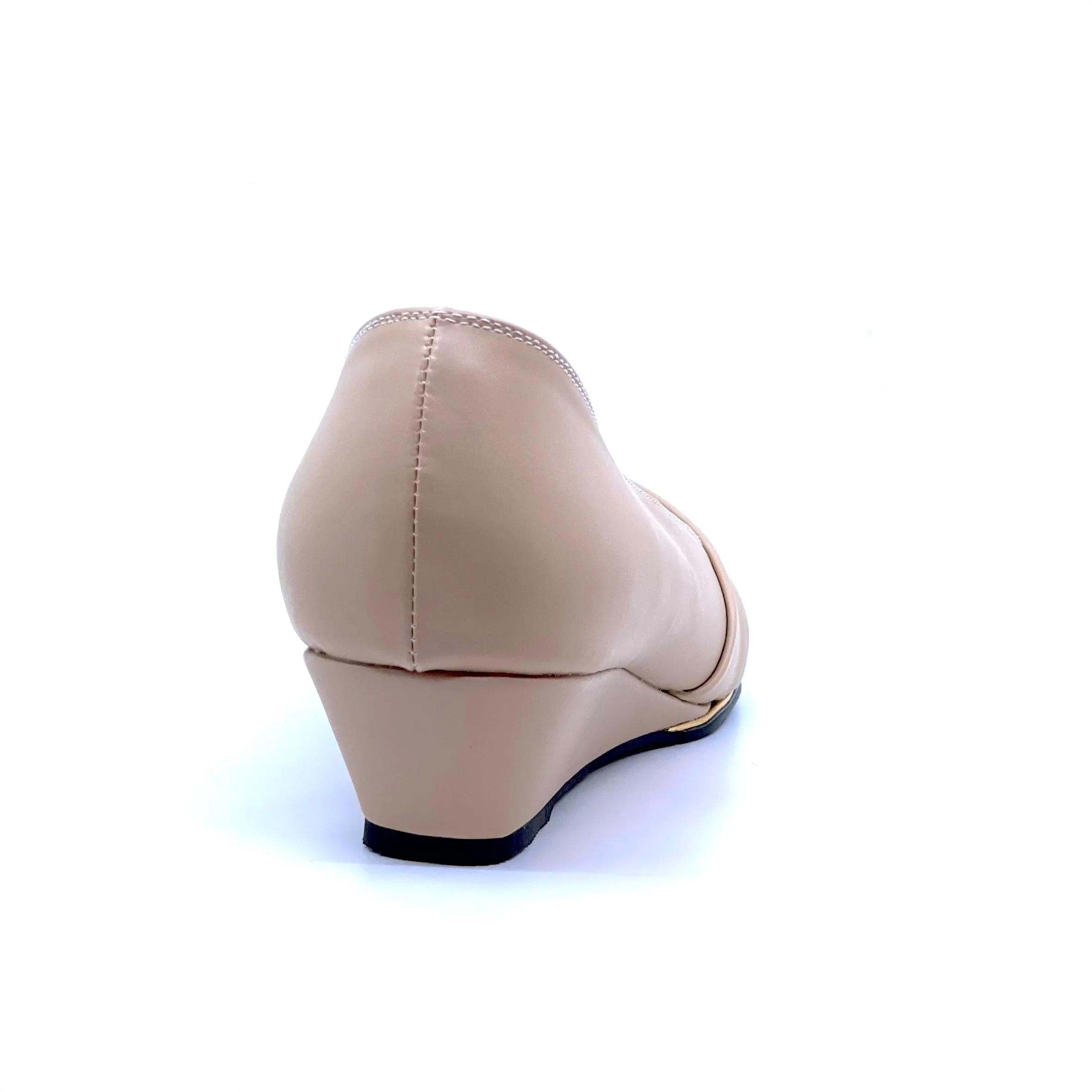 Yazmin Wedge