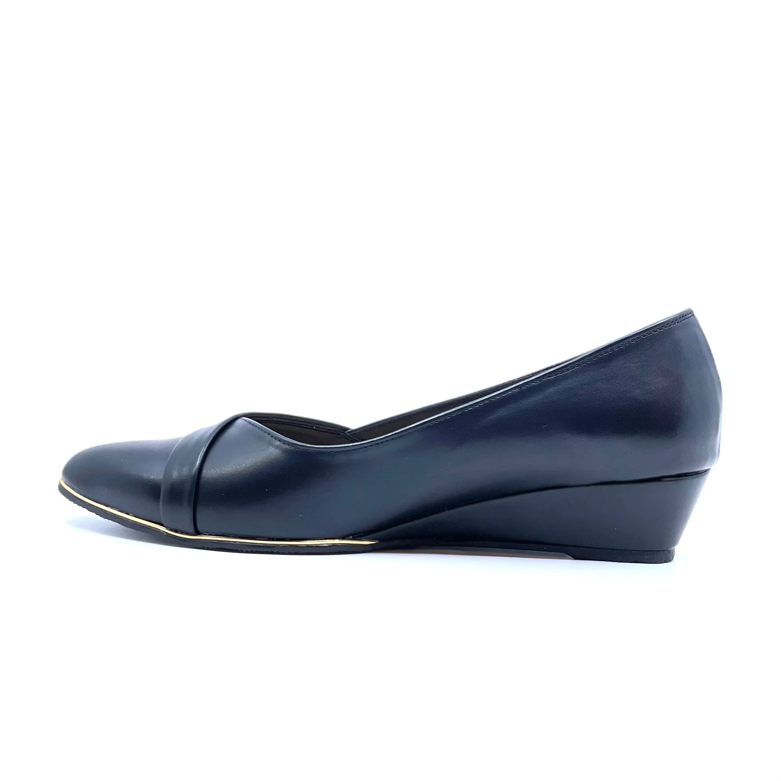 Yazmin Wedge